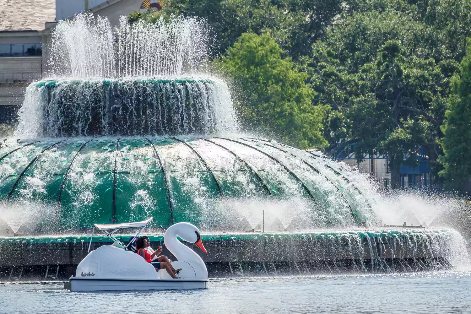 Florida, Orlando, Lake Eola Park, fountain with swan boat