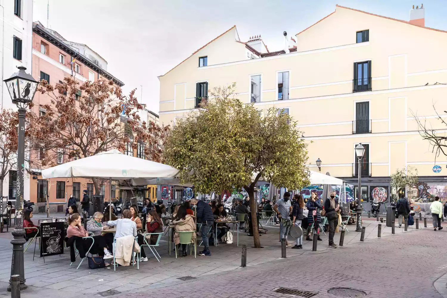 Café en plein air à Malasaña