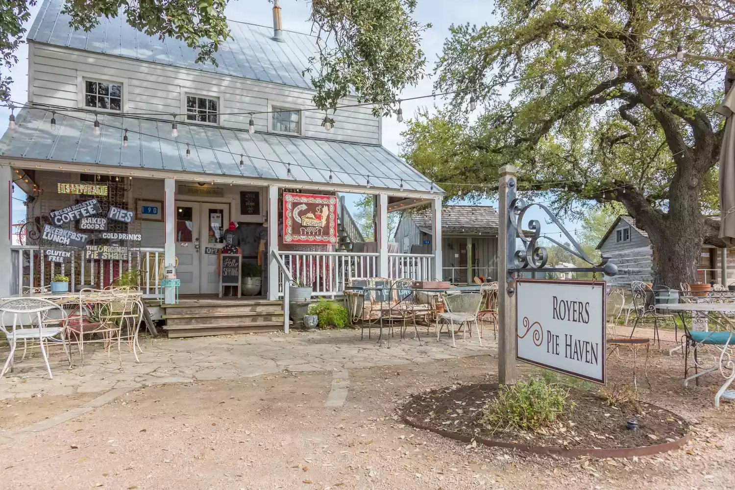 Extérieur d'une boulangerie en ville