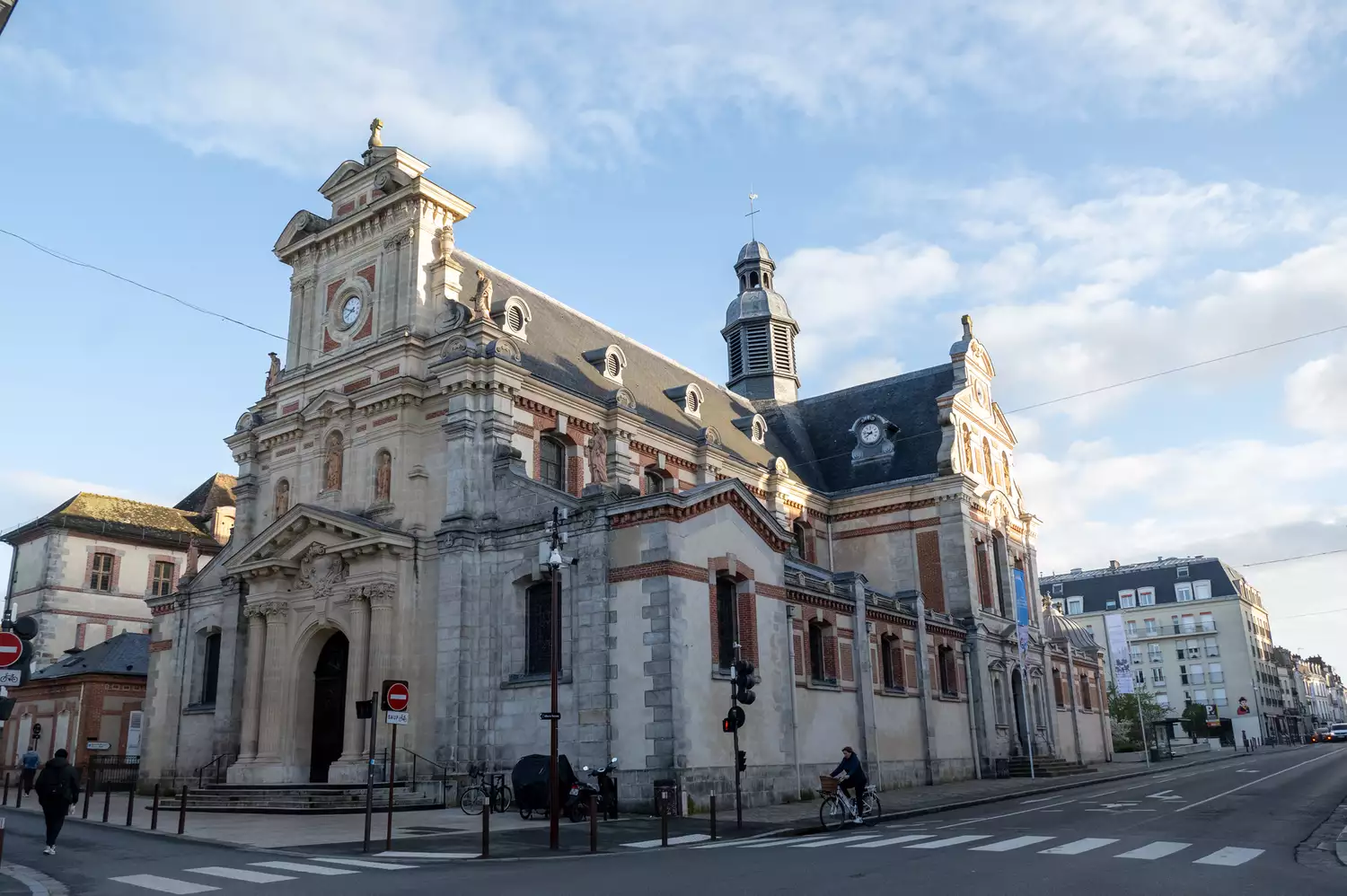 Fontainebleau town