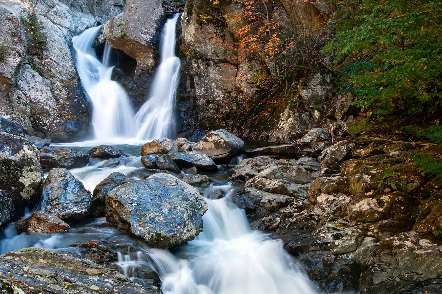 Vue panoramique des chutes de Bash Bish, Massachusetts