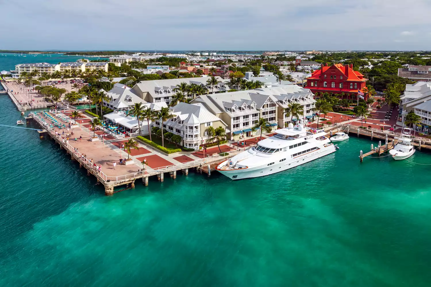 Navire de croisière dans le port de Mallory Square à Key West