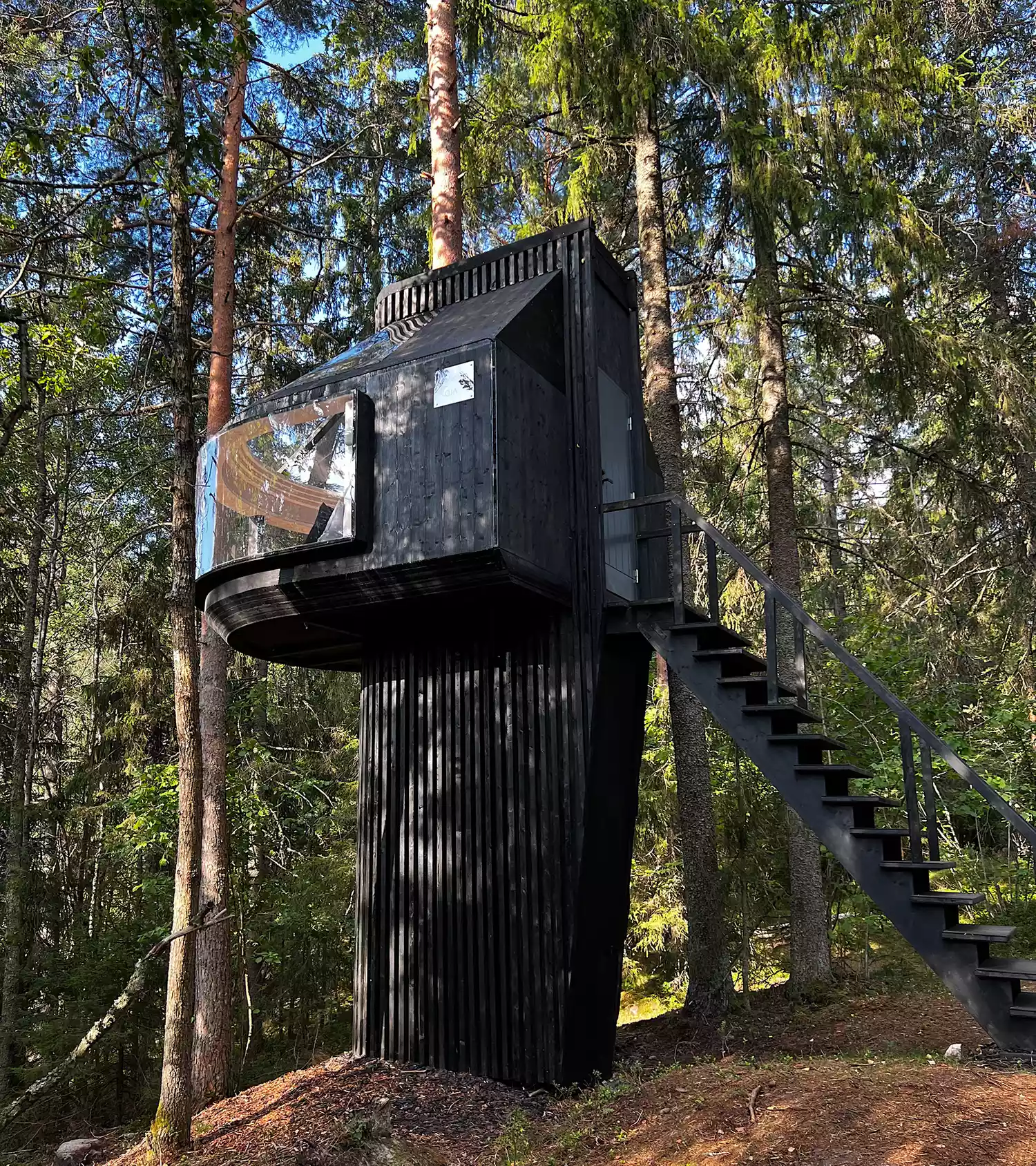 The Koja treehouse outside of Fiskars, Finland