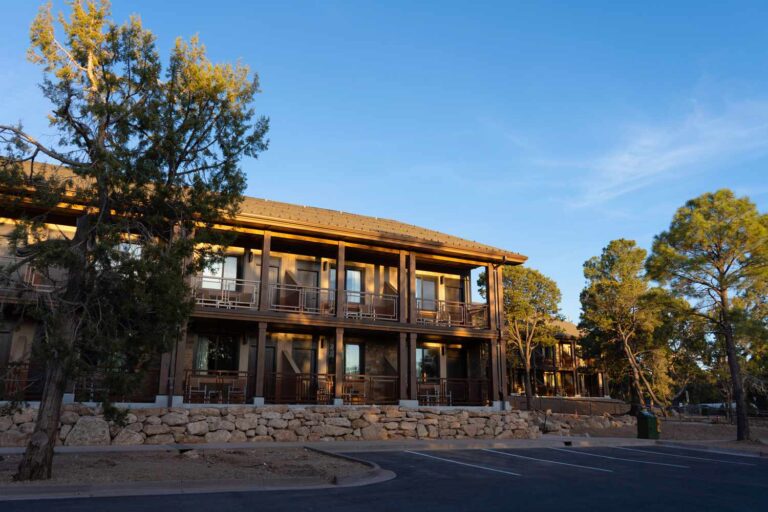 Nouvelle Loge Rénovée à 10 Minutes du Bord Sud du Grand Canyon