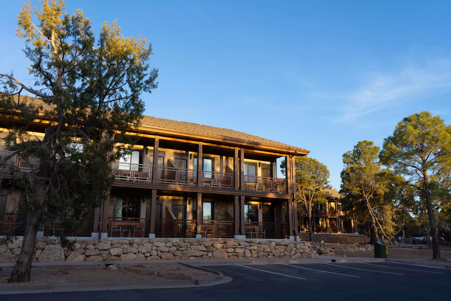 Maswik Lodge South rénové avec balcons, situé sur le bord sud du Grand Canyon