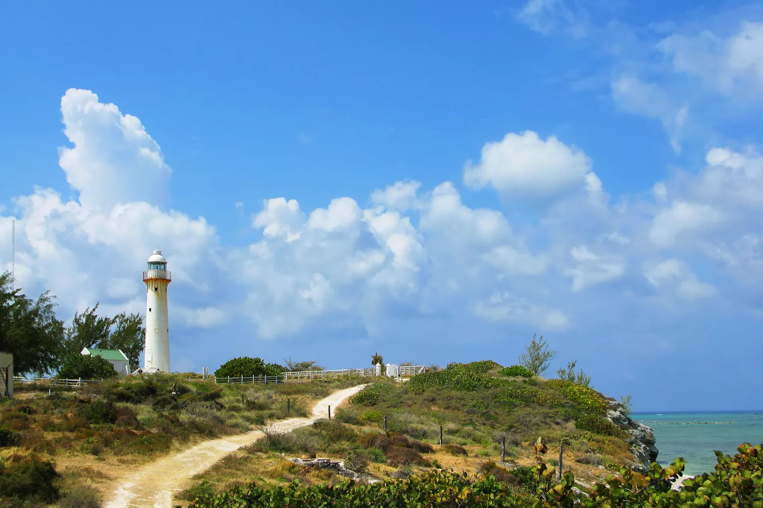 Phare sur Grand Turk, îles Turques-et-Caïques.