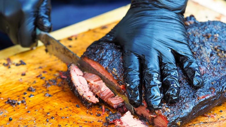 cutting brisket