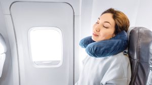 Un Astuce Maligne Pour Dormir Tranquillement en Avion