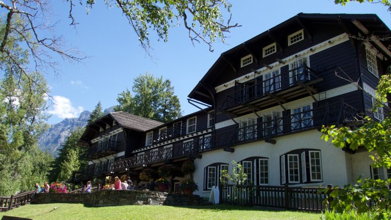 Séjournez dans un chalet rustique au parc national de Glacier